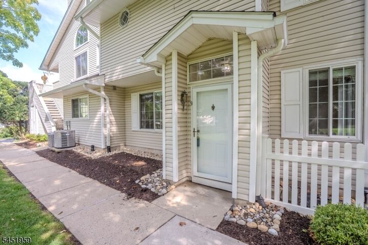 Property Photo:  9 Evans Court  NJ 07921 