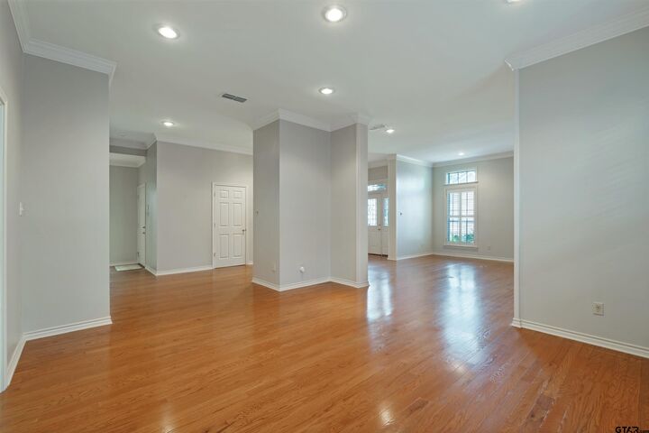 Property Photo:  406 Brighton Court  TX 75701 