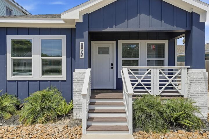 Property Photo: 1804 Ursuline Street TX 77550