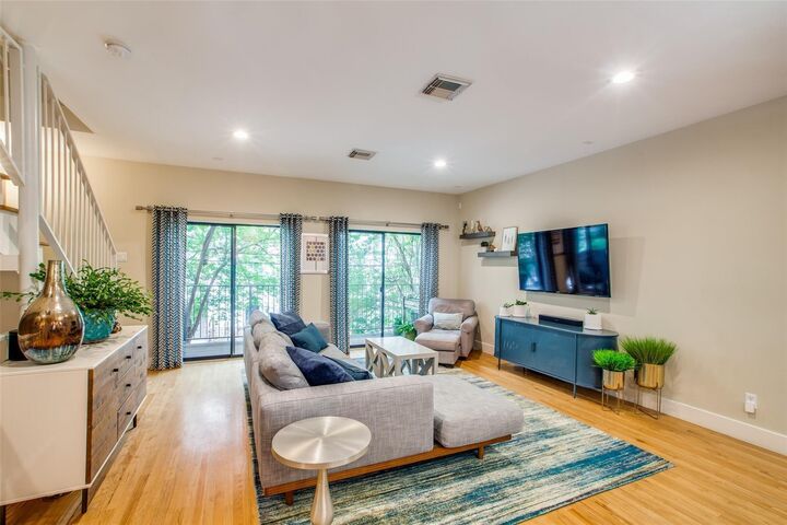 Property Photo:  1605 Bonner Street A  TX 77007 