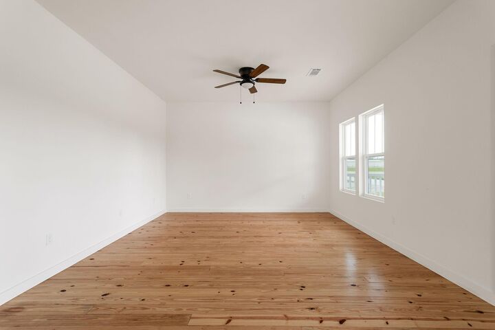 Property Photo: 226/228 N Dixie Street TX 77833