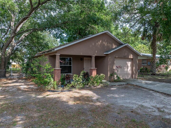 Property Photo:  829 N Lake Avenue  FL 33801 