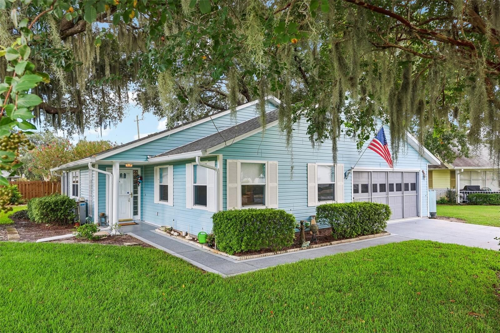Property Photo:  1607 Selkirk Drive  FL 34788 