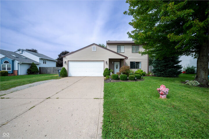 Property Photo: 1104 Fox Trace Drive IN 46013