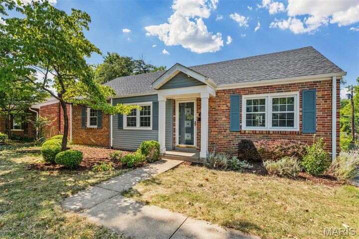 Property Photo:  745 W Oak Drive  MO 63122 