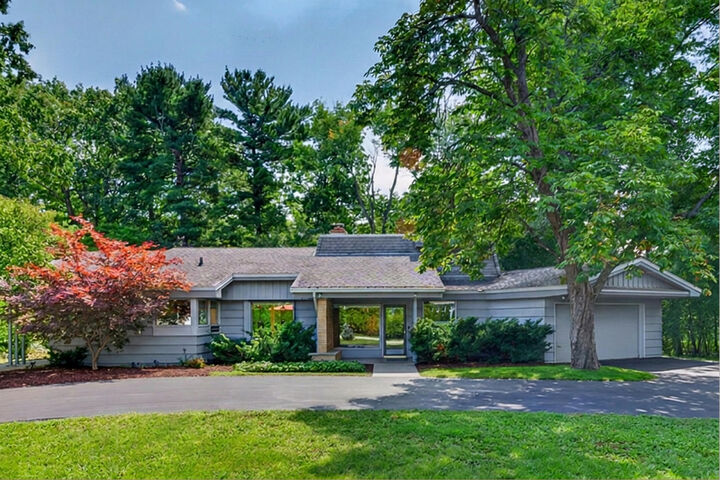 Property Photo: 715 E Juniper Ln WI 53217