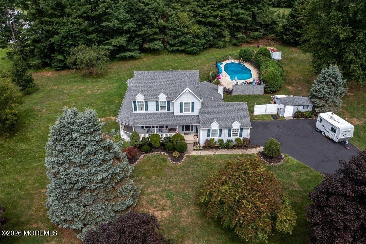 Property Photo:  8 Long Acre Drive  NJ 08514 