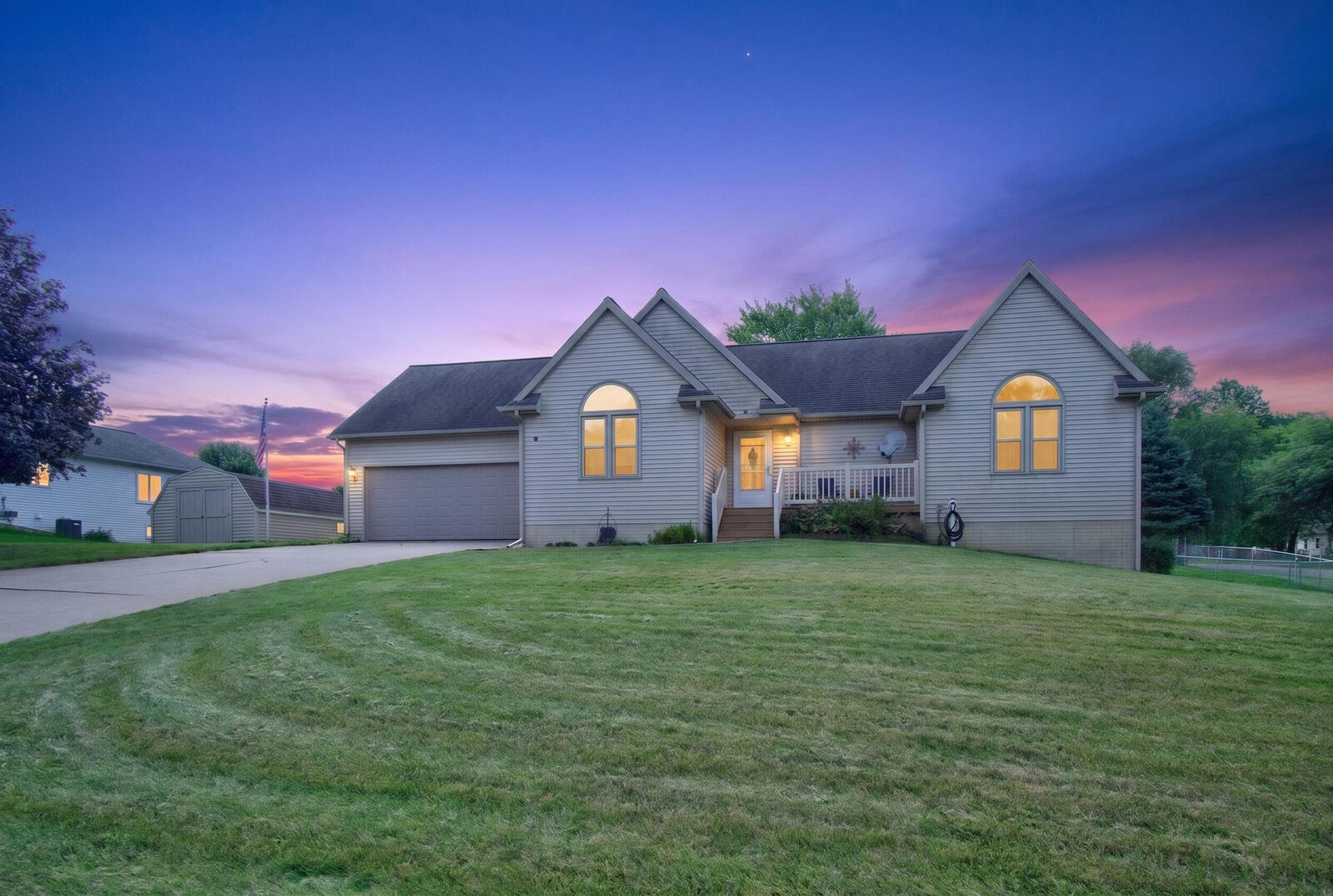 Property Photo: 2101 Appleway Drive MI 49203