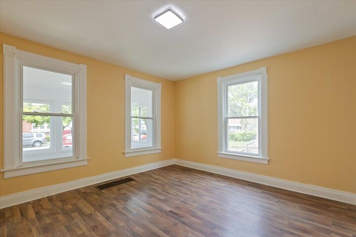 Property Photo:  1912 Emerson Street  IL 60201 