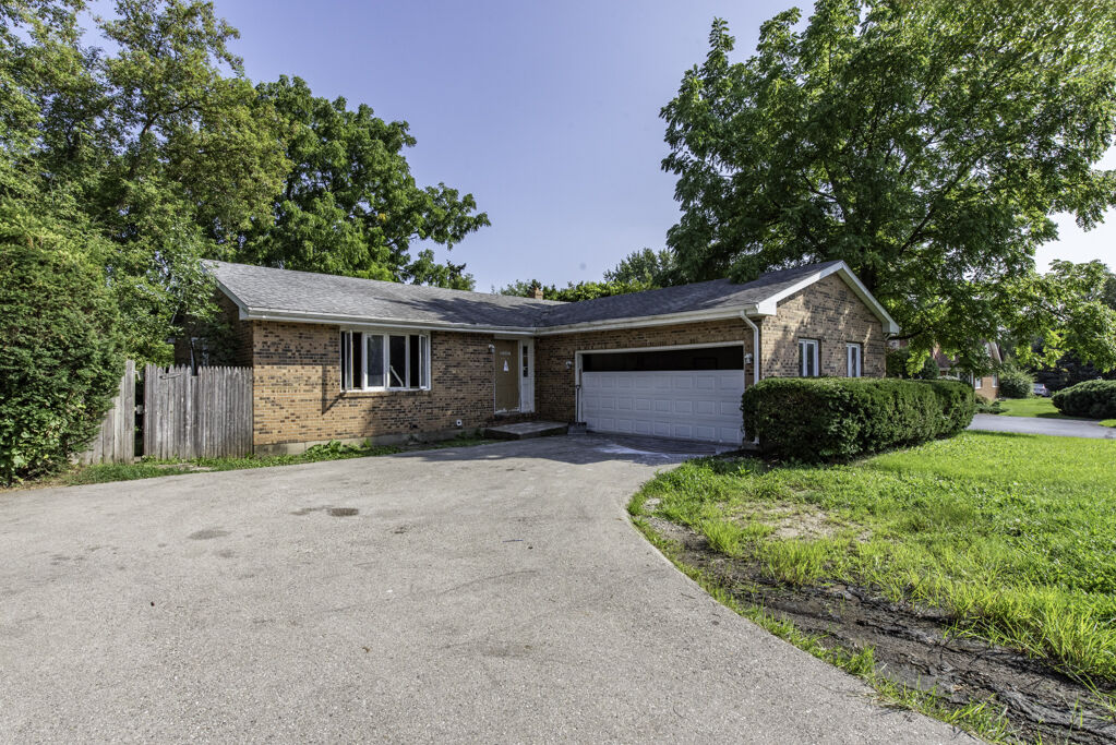 Property Photo:  2337 N Sheridan Road  IL 60087 