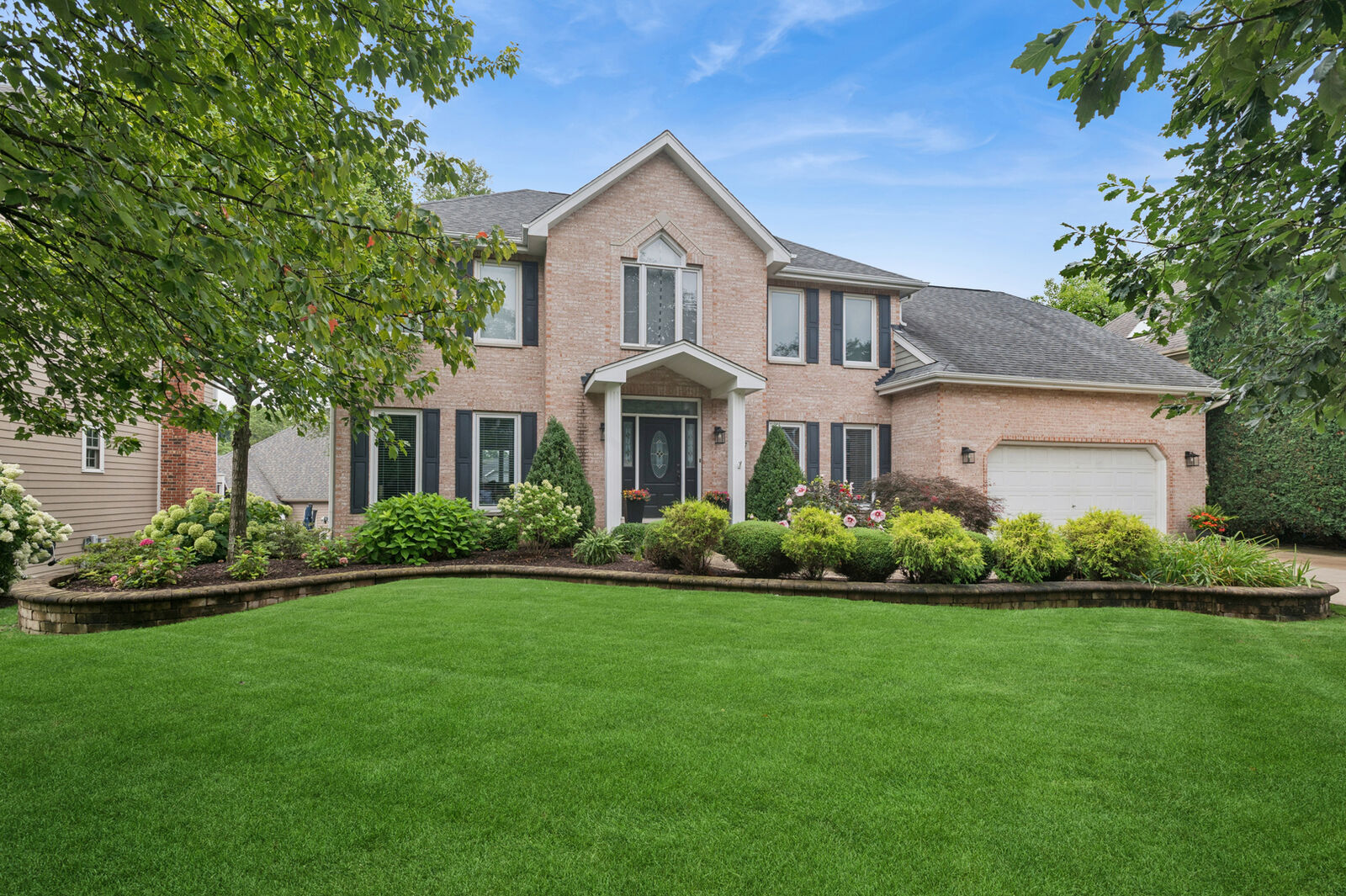 Property Photo:  877 Sheehan Avenue  IL 60137 