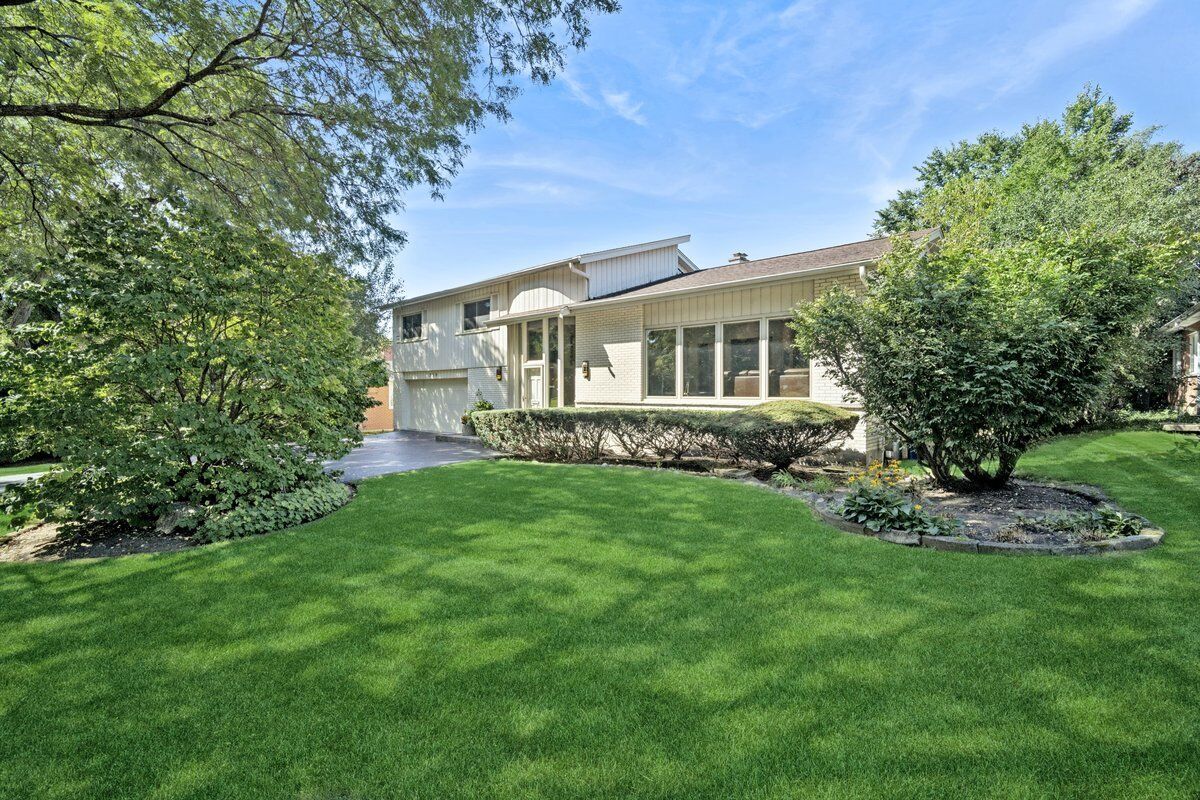 Property Photo:  358 Hastings Avenue  IL 60035 