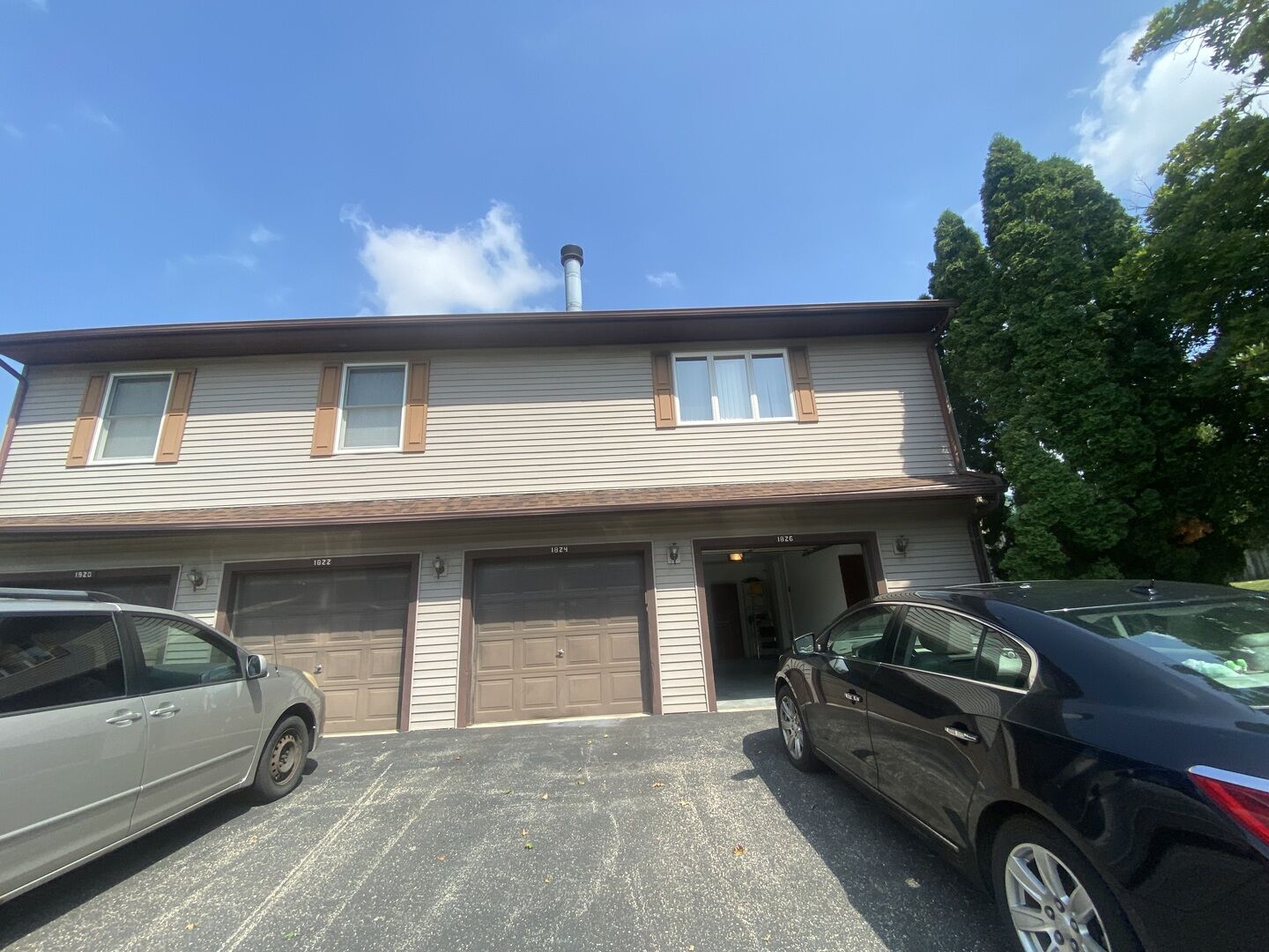 Property Photo: 1826 Kerrybrook Court 1826 IL 60178