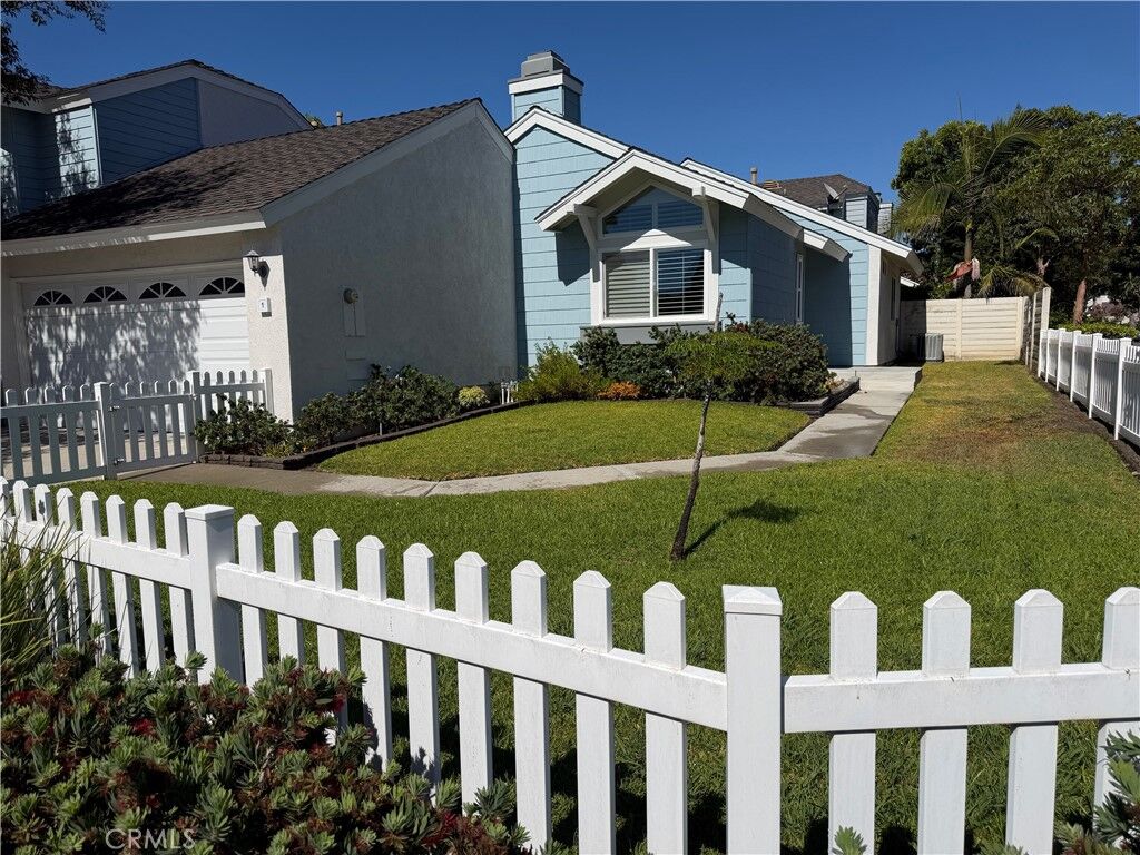 Property Photo: 1 Amberleaf CA 92614
