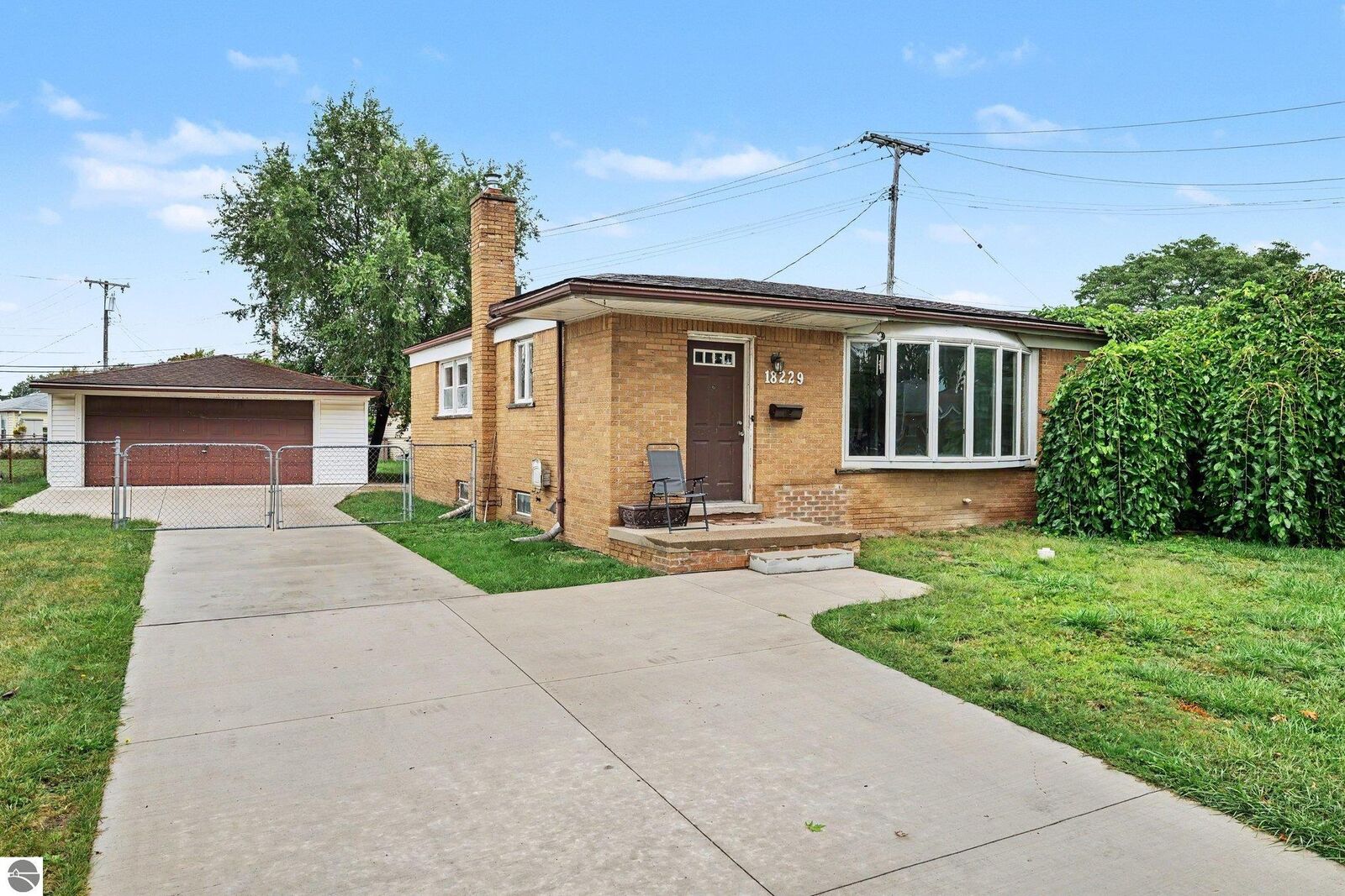 Property Photo: 18229 Rainbow Road MI 48026