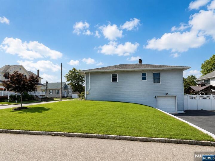 Property Photo:  26 Coney Road  NJ 07424 