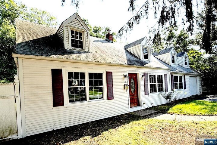Property Photo:  5 Brookside Avenue  NJ 07444 