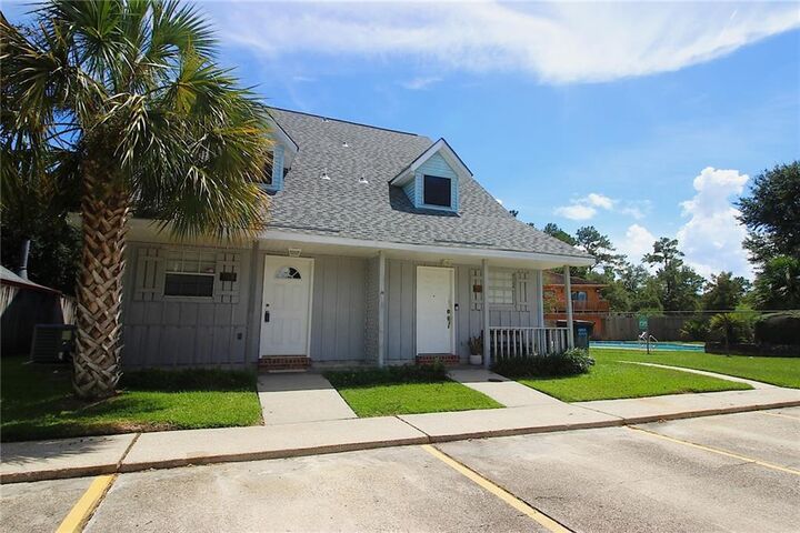 Property Photo: 166 Village Drive 166 LA 70461