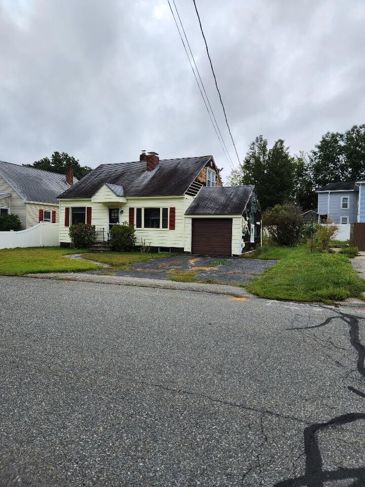 Property Photo:  81 King Street  NH 03060 