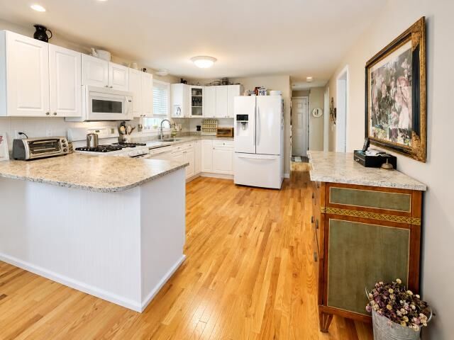 Property Photo: 52 Barbara Lane NH 03051