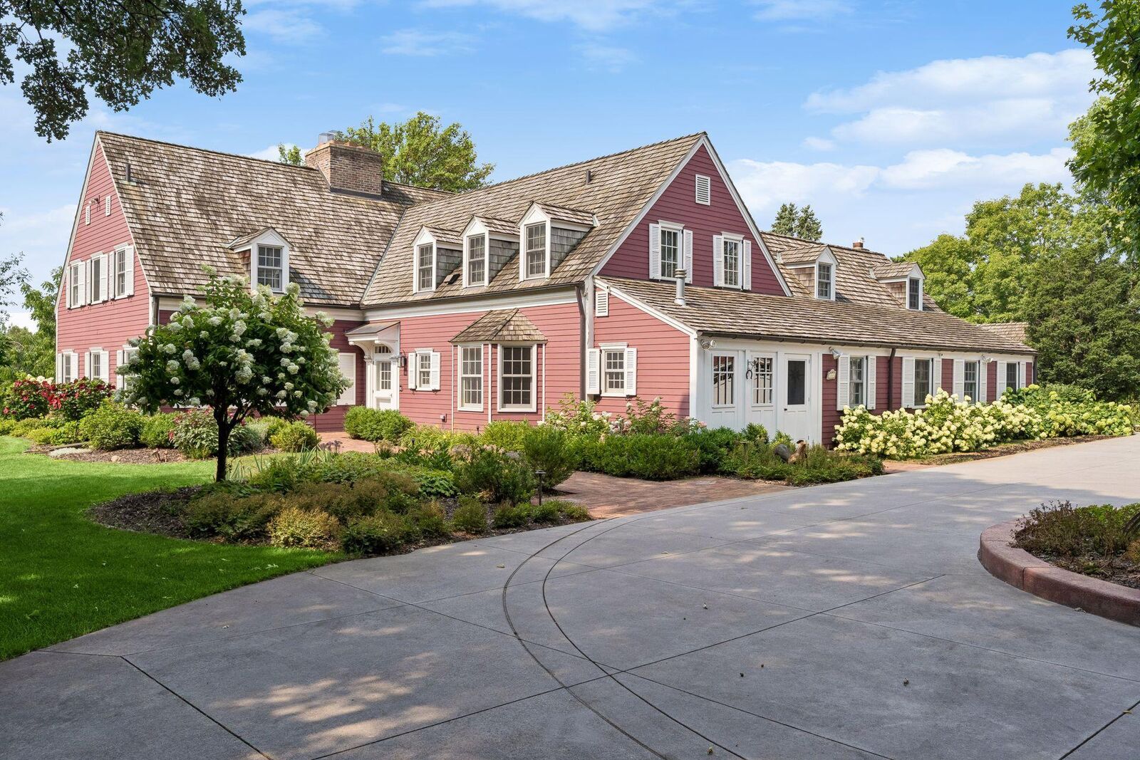 Property Photo:  260 Salem Church Road  MN 55118 