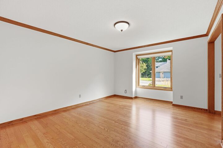 Property Photo:  1316 Summit Oaks Drive  MN 55337 