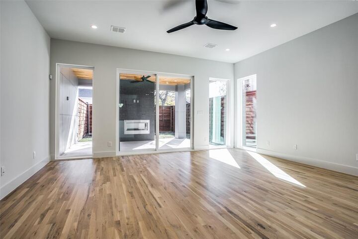 Property Photo:  4714 Manett Street  TX 75204 