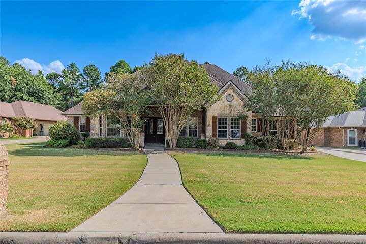 Property Photo:  2007 Creekview Drive  TX 75428 