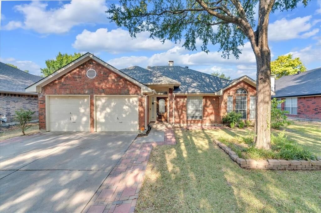 Property Photo: 7449 Bear Lake Drive TX 76137