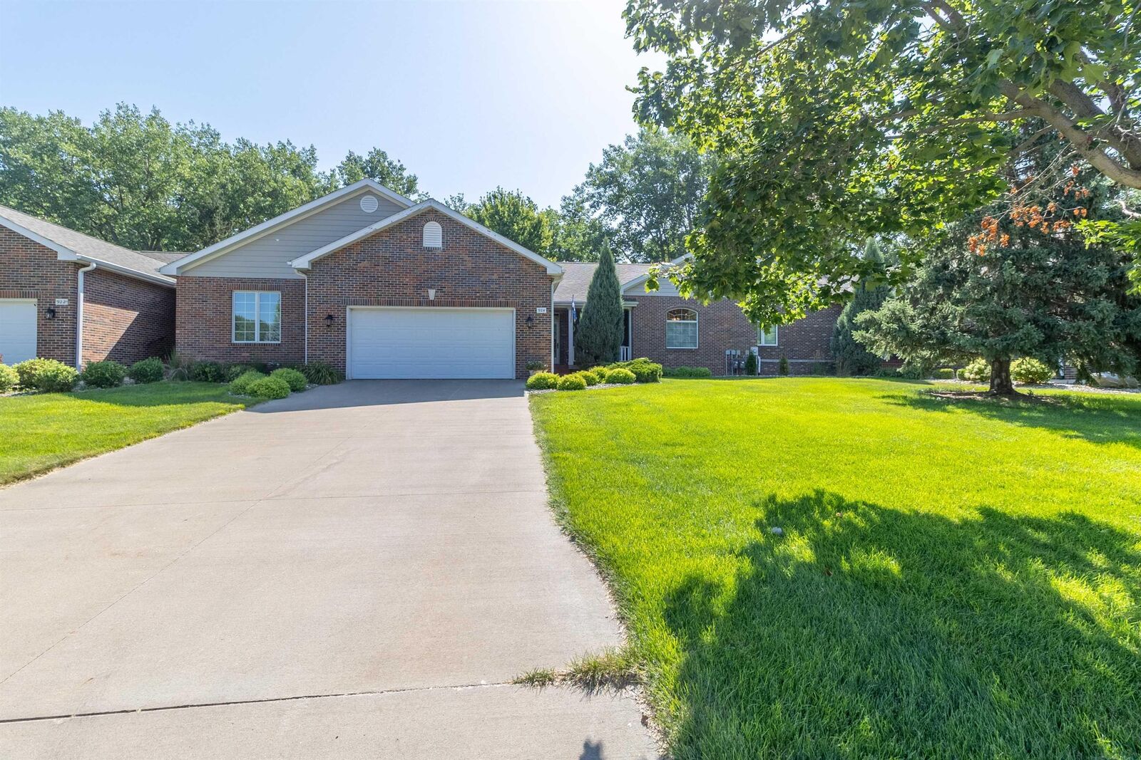Property Photo:  924 Willow Drive  SD 57049-0000 