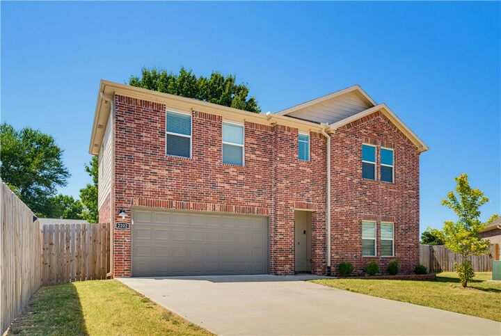 Property Photo: 2202 S 10th Street AR 72758