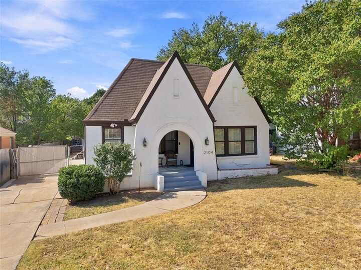 Property Photo:  2104 NW 26th Street  OK 73107 