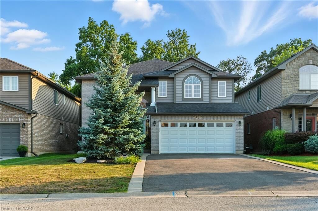 Property Photo:  27 Southwood Crescent  ON N3W 0A6 
