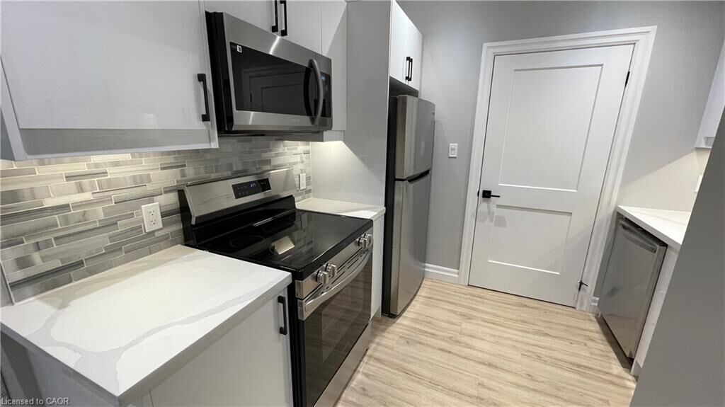Property Photo:  69 East Main Street 102  ON L3B 3W4 