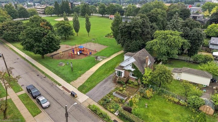 Property Photo:  233 Mansion Street  ON N2H 2K5 