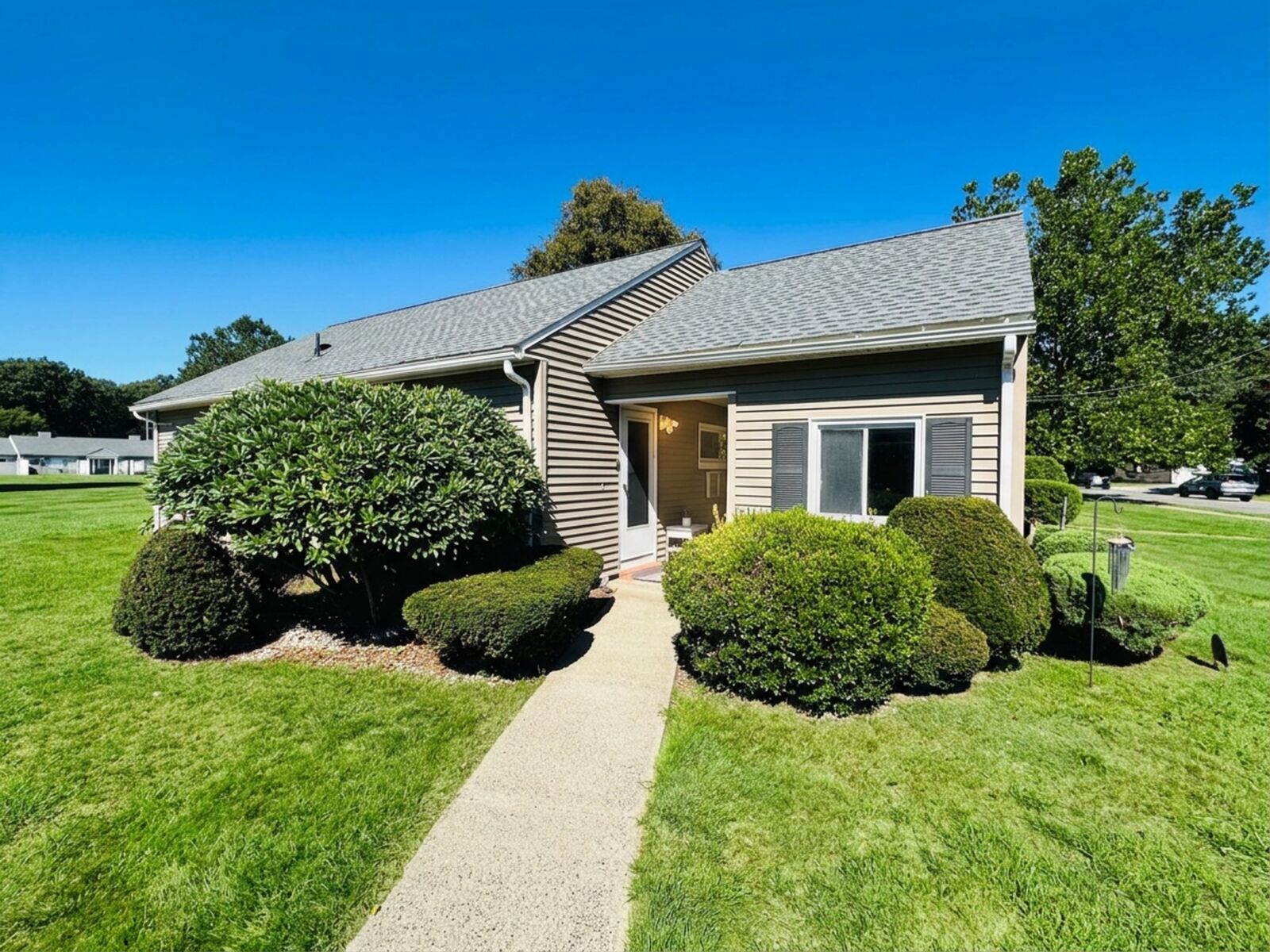 Property Photo:  162 Horseshoe Dr 162  MA 01022 