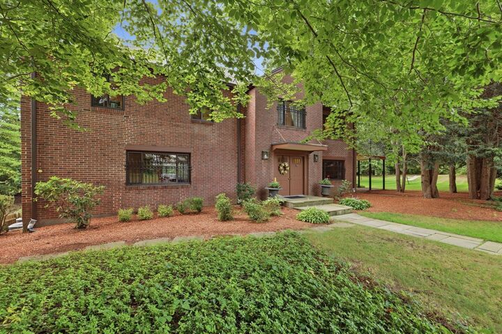 Property Photo:  5 Rollingwood Dr  MA 01609 