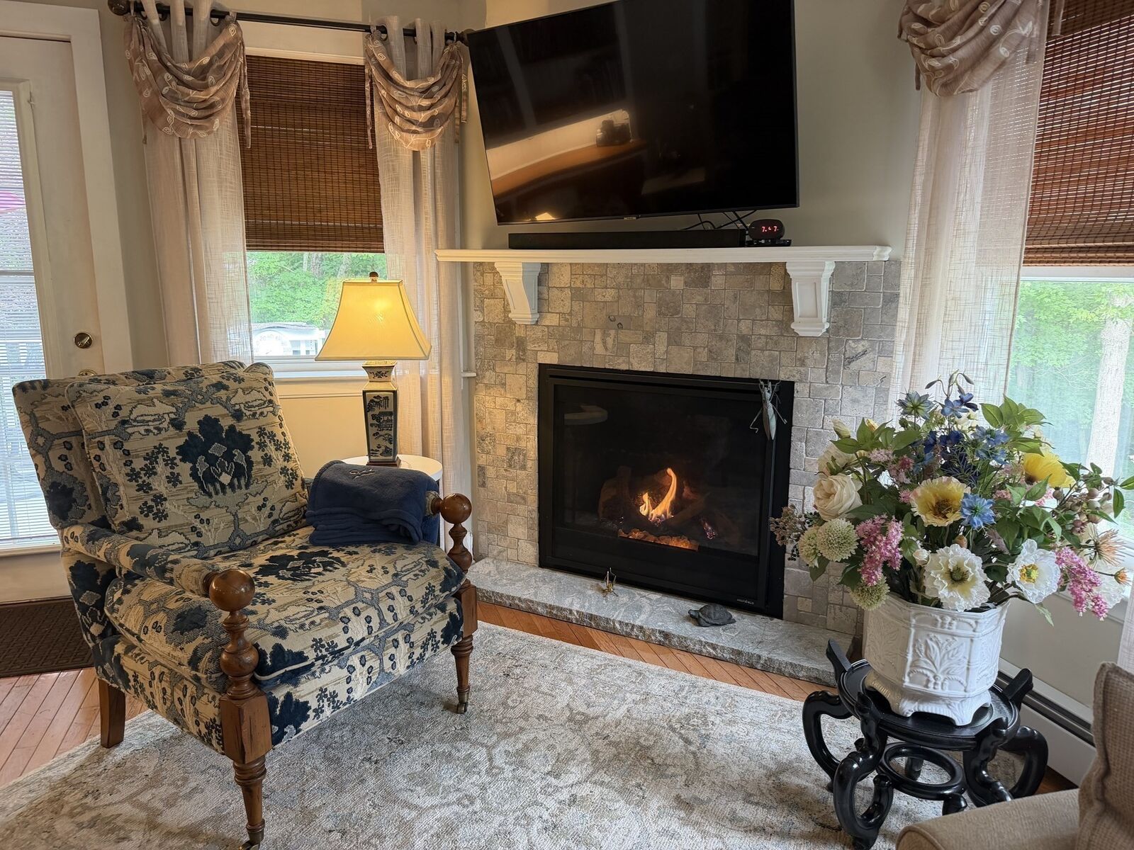 Property Photo:  647 Main St B  MA 01537 