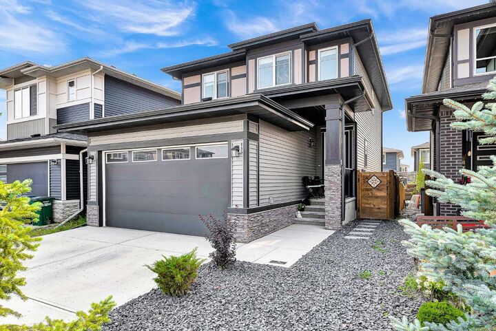 Property Photo:  95 Lawrence Green SE  AB T4A 3M8 