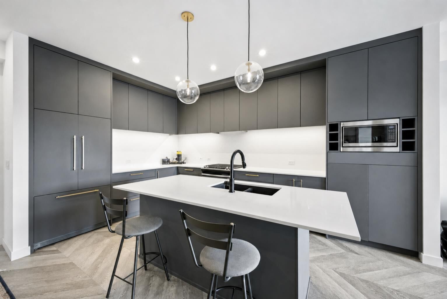 Property Photo:  4275 Norford Avenue NW 419  AB T3B 6M2 