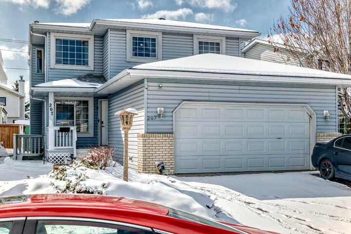 Property Photo:  207 Eldorado Close NE  AB T1Y 6T5 