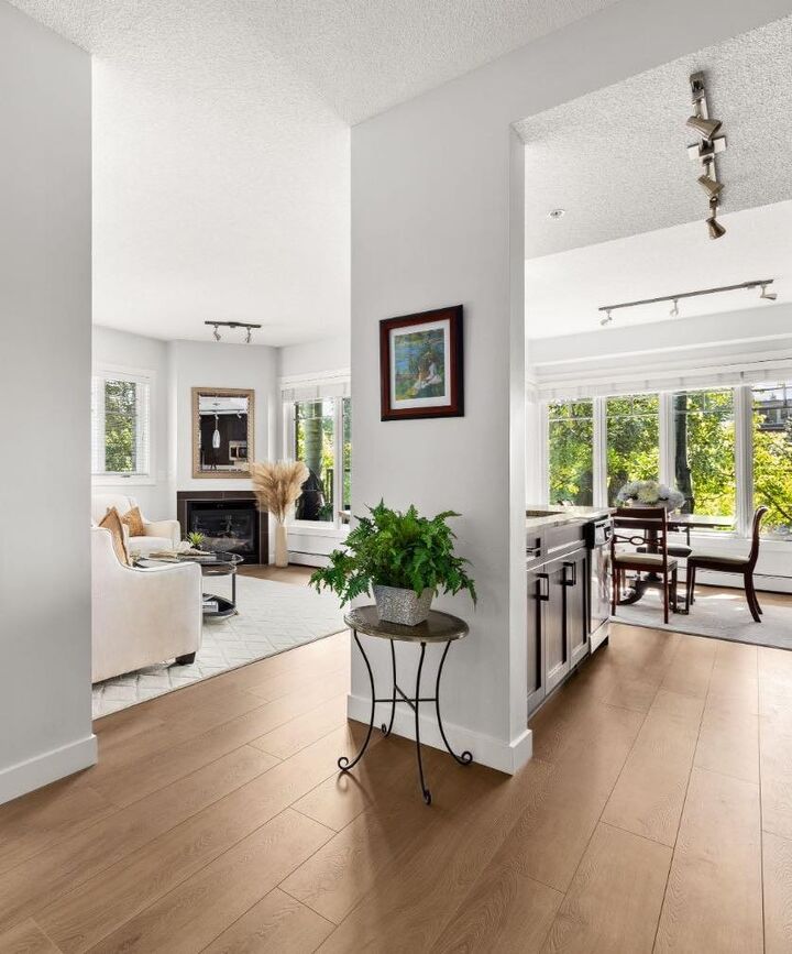 Property Photo:  108 25 Avenue SW 106  AB T2S 0K9 