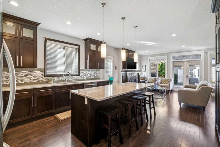 Property Photo:  1443 40 Street SW  AB T3C 1W8 
