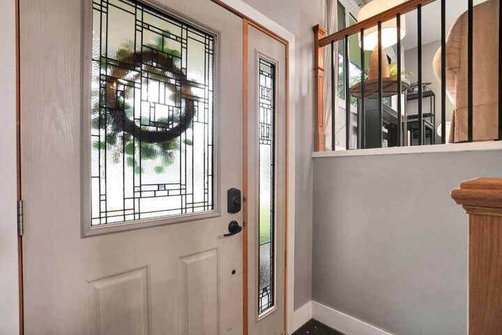 Property Photo:  35 Queen Isabella Close SE  AB T2J 3R2 