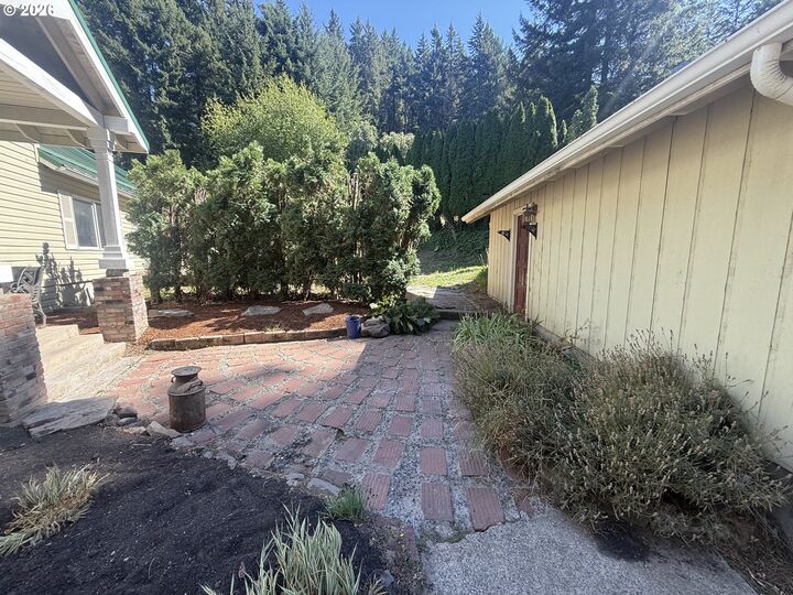 Property Photo:  784 Wall St  WA 98623 