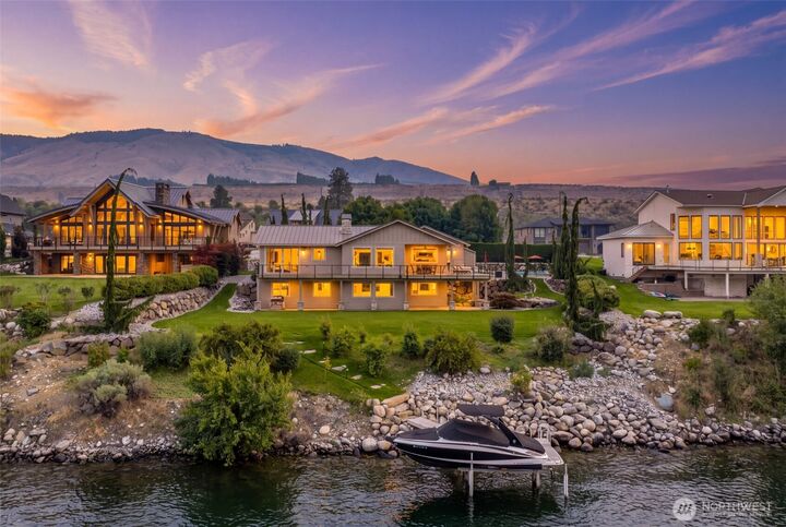 Property Photo:  84  Orchard Place  WA 98843 