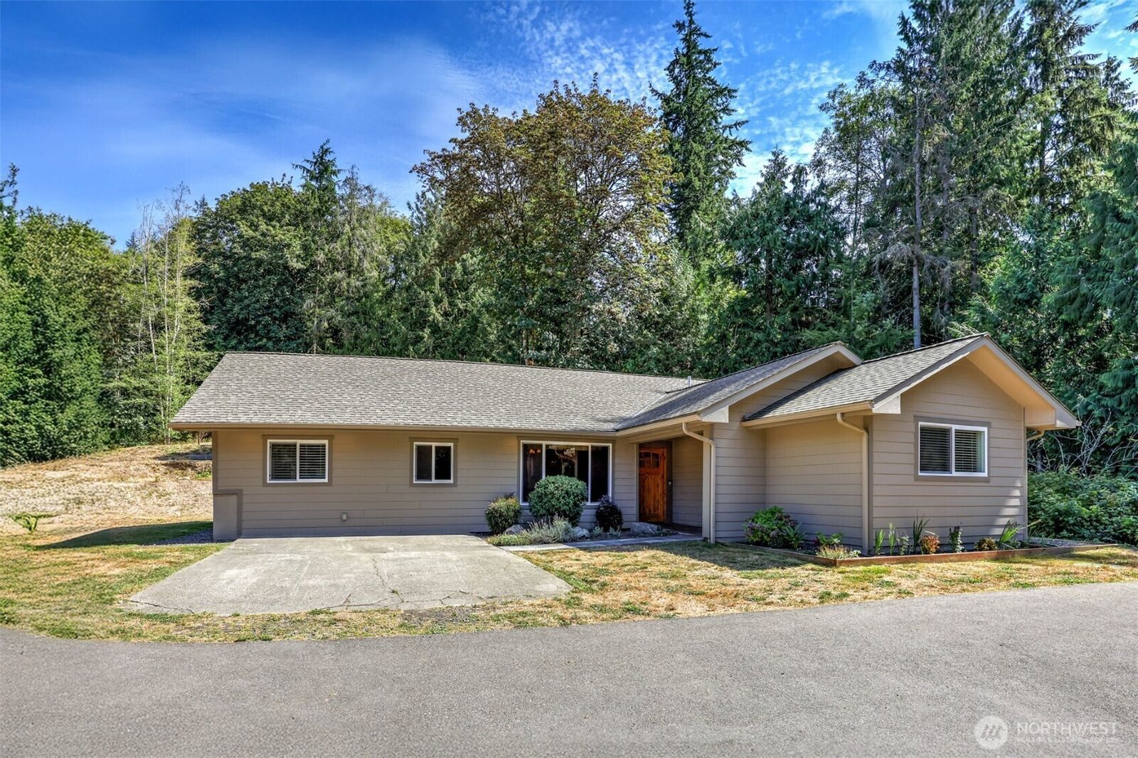 Property Photo:  4655 NE Thunder Lane  WA 98370 