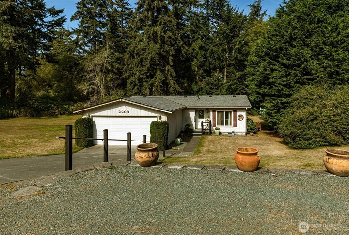 Property Photo: 2209 Conniston Way WA 98277