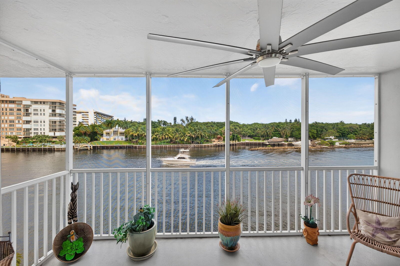 Property Photo: 3100 NE 48th Court 409 FL 33064