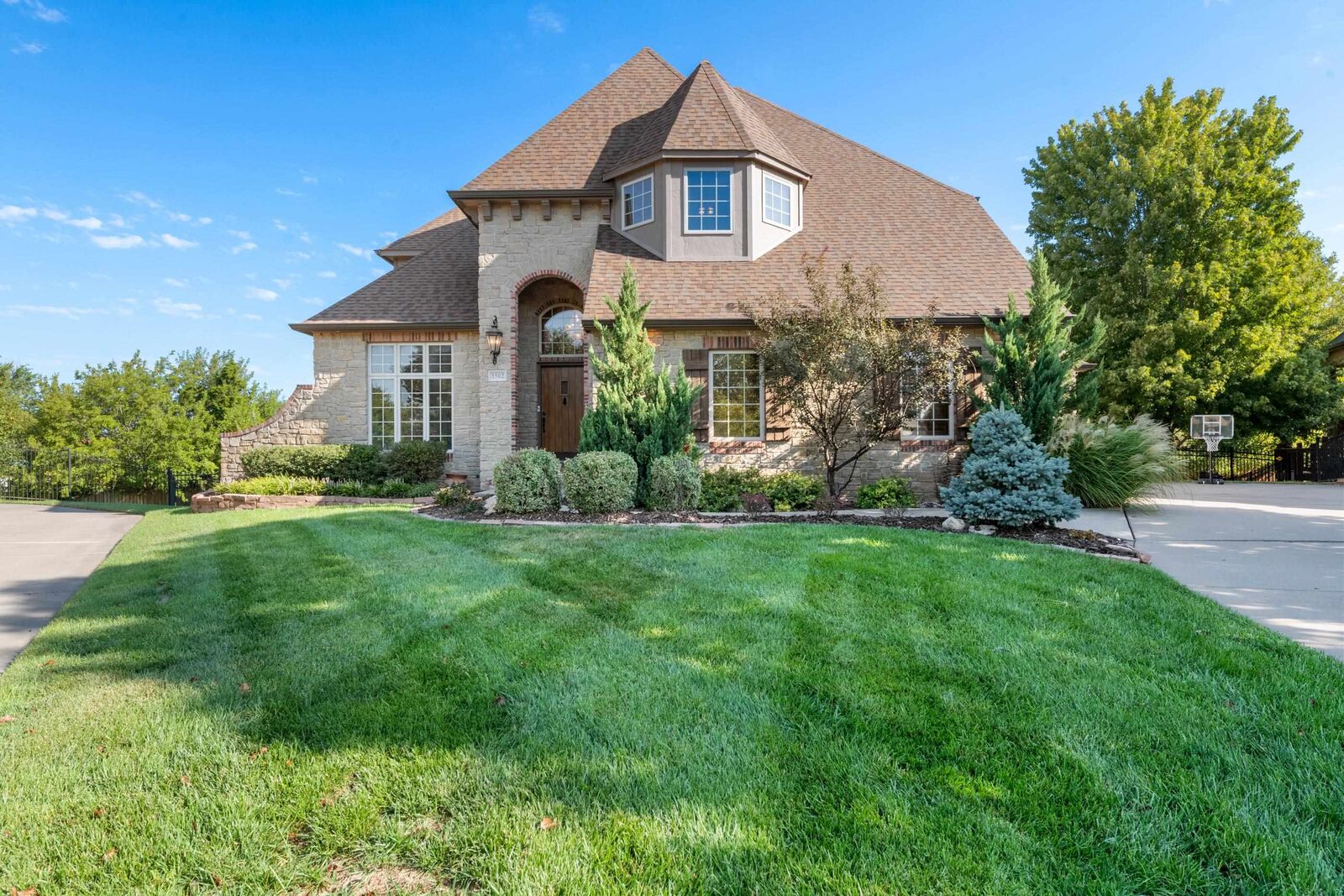 Property Photo:  1502 Chaumont Cir.  KS 67002 